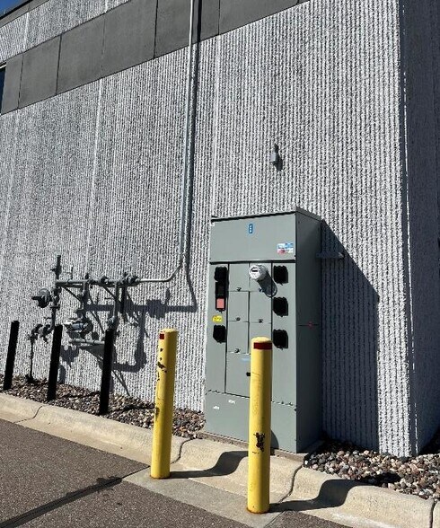 More Photos Of 5140 211th St W, Farmington Warehouse For Lease