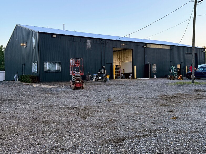 More Photos Of 3236 Rennie Smith Dr, South Chicago Heights Warehouse For Sale
