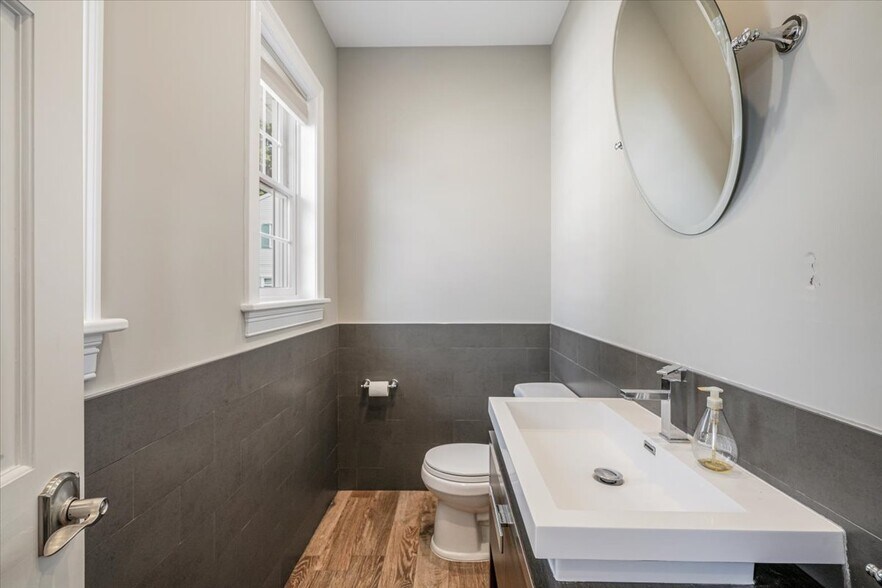 More Photos Of 363 S Middletown Rd, Nanuet Flex For Sale