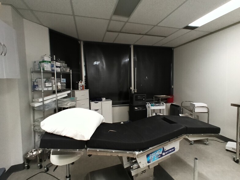 More Photos Of 1929 Russell Rd, Ottawa Medical For Sale