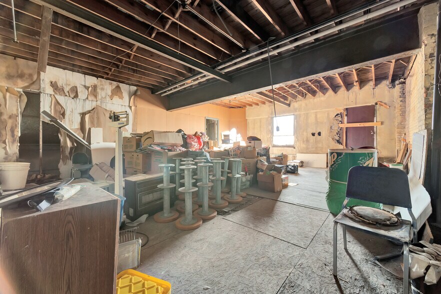 More Photos Of 9008 Grand River Ave, Detroit Light Distribution For Sale