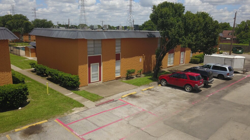 More Photos Of 701 Preston, Pasadena Apartments For Sale