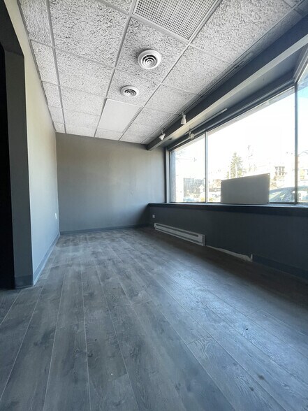 More Photos Of 848 E Warrington Ave, Pittsburgh General Retail For Lease