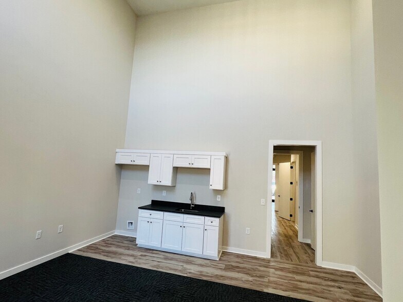 More Photos Of 1740 Grassland Pky, Alpharetta Office For Sale