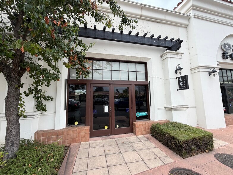 More Photos Of 800 W Las Tunas Dr, San Gabriel Restaurant For Lease