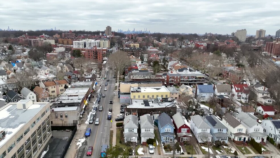 Primary Photo Of 12419 Metropolitan Ave, Kew Gardens General Retail For Sale