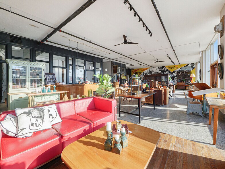 More Photos Of 11500 Joseph Campau St, Hamtramck Auto Dealership For Sale