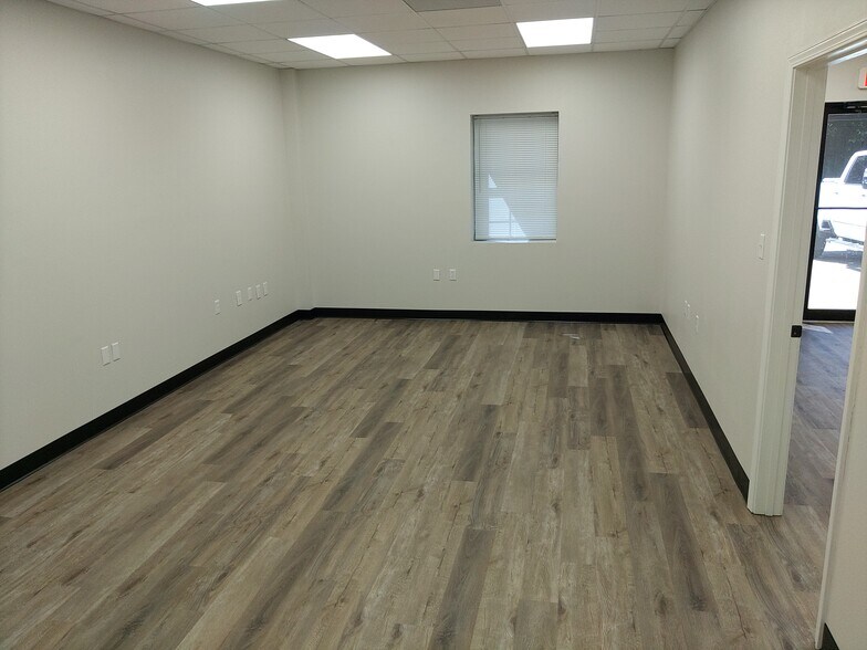 More Photos Of 5870 Old Pascagoula Rd, Theodore Warehouse For Lease