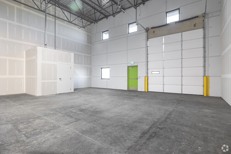 More Photos Of 5718 W 3500 South, West Valley Warehouse For Lease