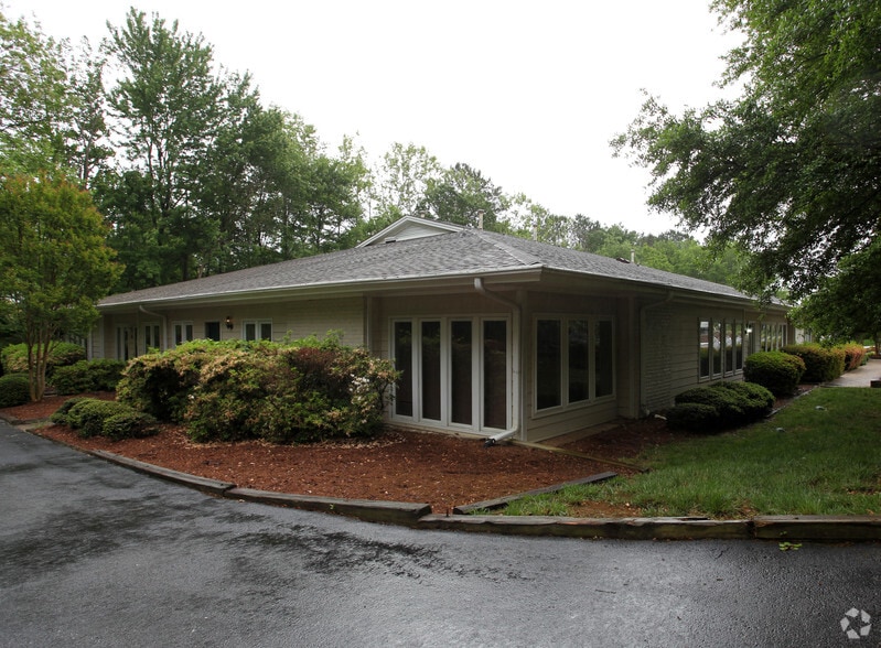 More Photos Of 1005 Bullard Ct, Raleigh Medical For Lease