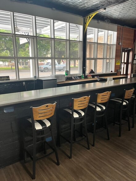 More Photos Of 204 S Austin St, Seguin Restaurant For Sale