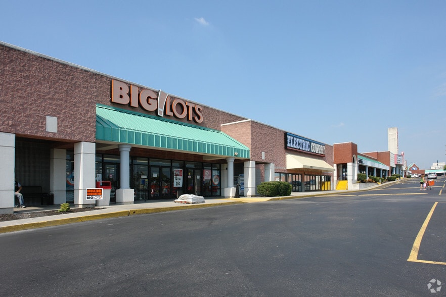 More Photos Of 109-297 N Seven Oaks Dr, Knoxville Freestanding For Lease