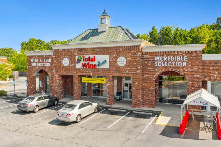 More Photos Of 2976 Battleground Ave, Greensboro Freestanding For Sale