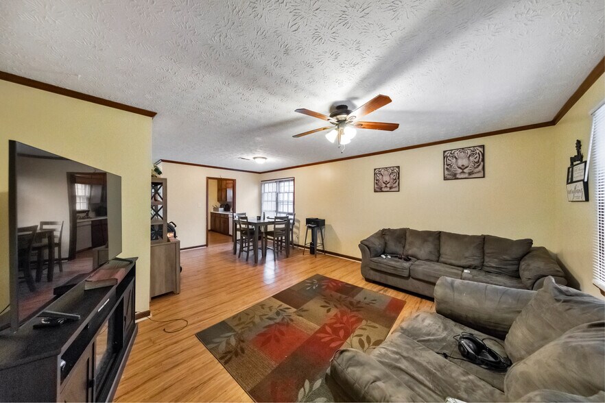 More Photos Of 145 Hunters Ln, Fayetteville Multifamily For Sale