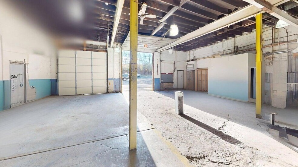 More Photos Of 17 Erie St, Albany Warehouse For Lease
