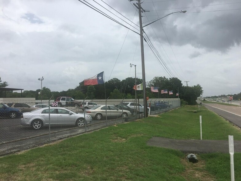 More Photos Of 11909 C F Hawn Fwy, Dallas Auto Dealership For Sale