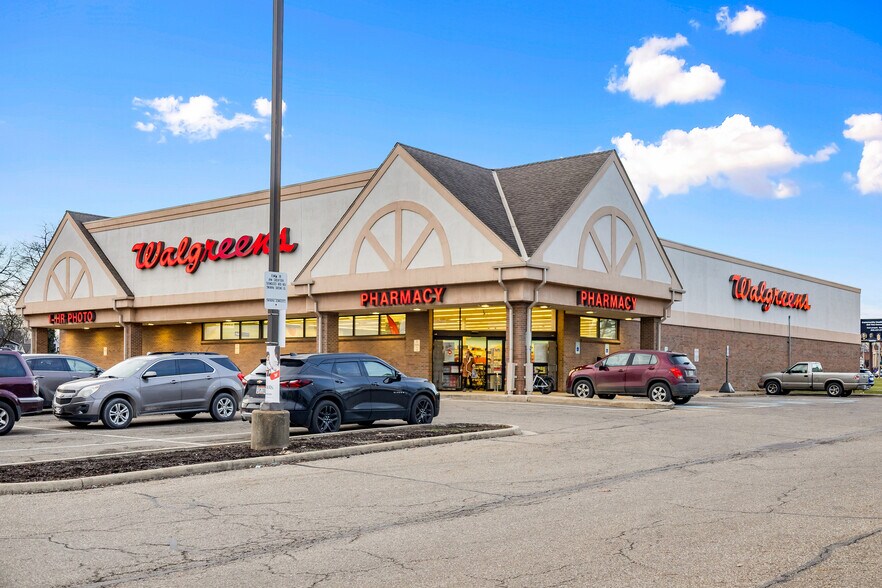 More Photos Of 1223 Cleveland Ave NW, Canton Drugstore For Sale