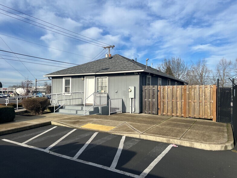 More Photos Of 6209 NE 121st Ave, Vancouver Warehouse For Sale