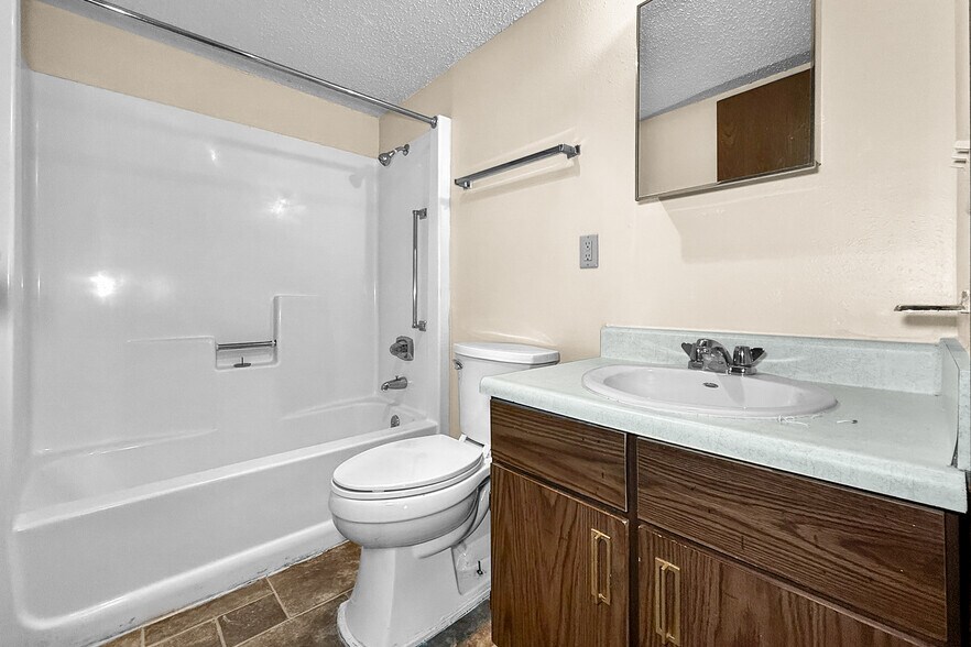 More Photos Of 704 E Mapleleaf Dr, Mount Pleasant Apartments For Sale