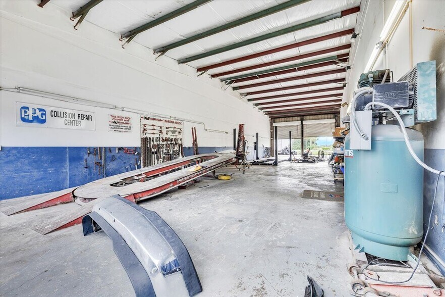 More Photos Of 23415 Janice Ave, Port Charlotte Warehouse For Sale