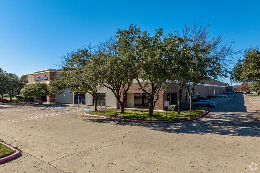 More Photos Of 1215 Marsh Ln, Carrollton Unknown For Lease