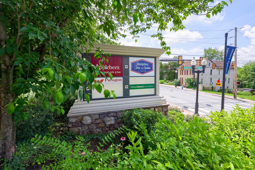 More Photos Of 390 E Main St, Ephrata Office For Sale