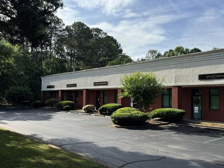 More Photos Of 205-219 Fulton Ct, Peachtree City Light Distribution For Lease