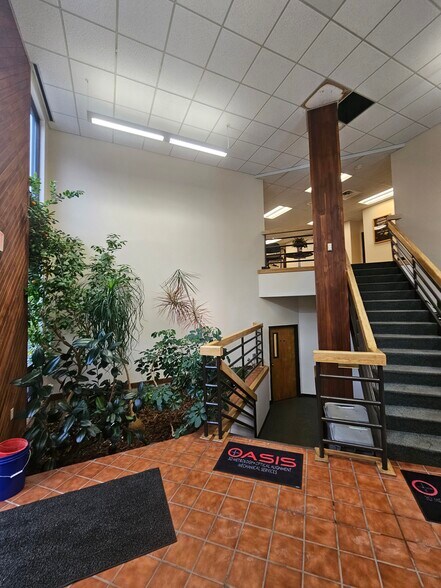 More Photos Of 363 Pickering Rd, Rochester Light Manufacturing For Sale