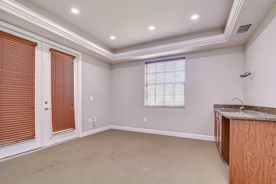 More Photos Of 6928 Linebaugh Ave, Tampa Office For Sale