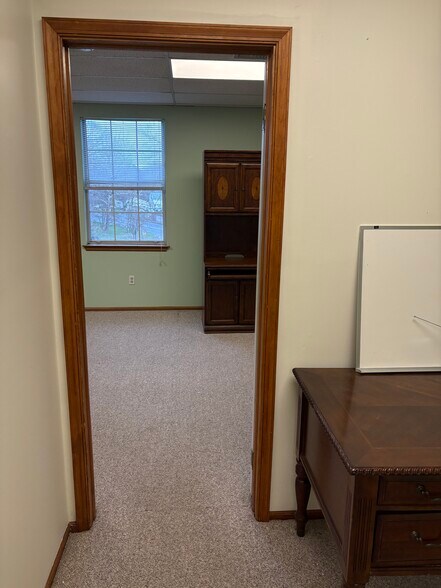More Photos Of 1-8 Manor Dr, Hampton Medical For Lease
