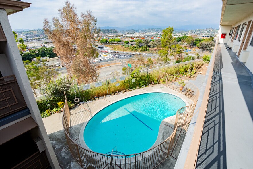 More Photos Of 571 Fairview Ave, Los Angeles Apartments For Sale