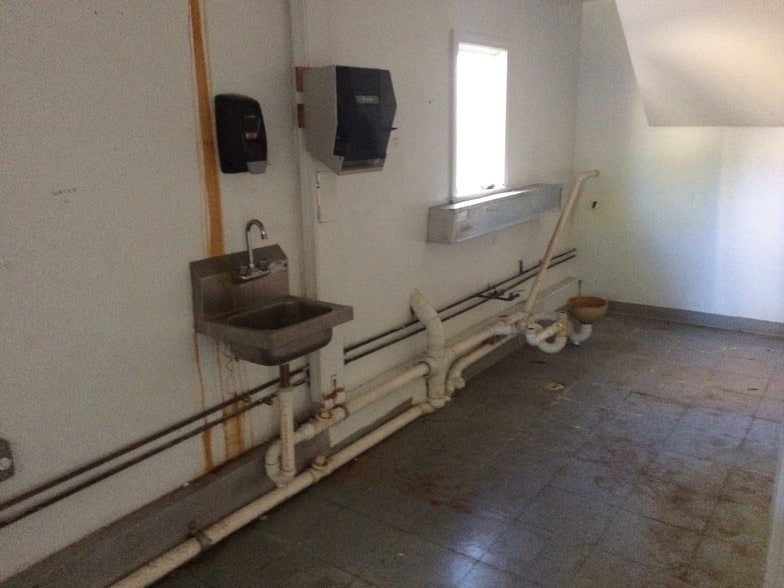 More Photos Of 148 Plaistow Rd, Plaistow Office For Sale