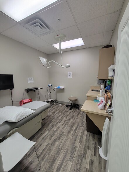 More Photos Of 2800 N Tenaya Way, Las Vegas Medical For Lease