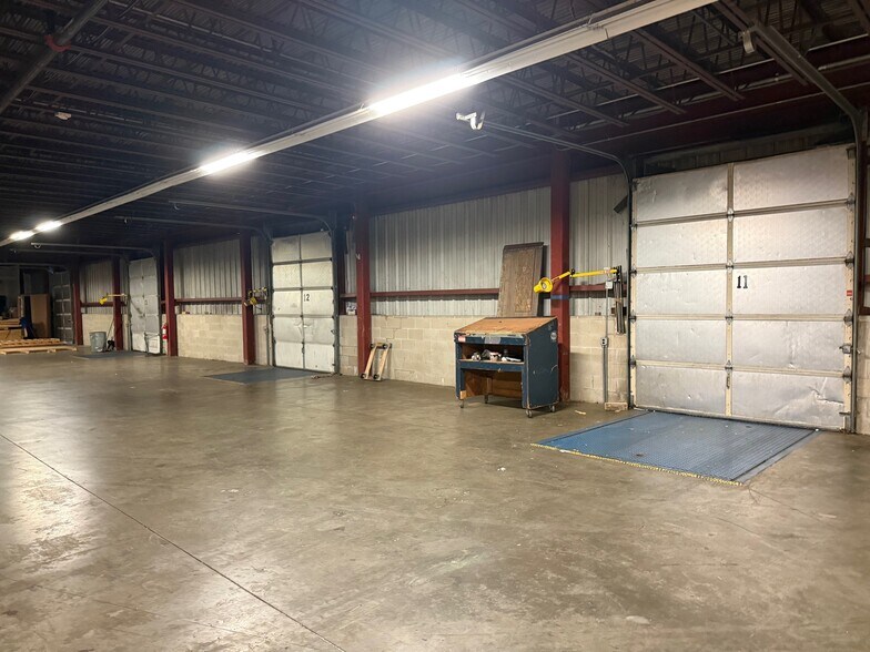 More Photos Of 2 Energy Way, West Warwick Distribution For Lease