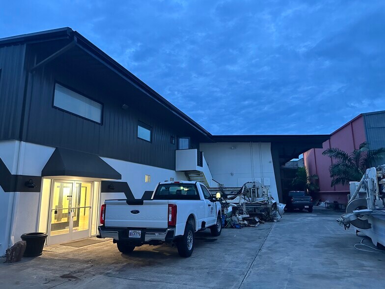 More Photos Of 874 Alua St, Wailuku Warehouse For Lease