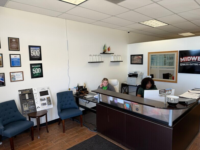 More Photos Of 4131-4133 N Perryville Rd, Loves Park Storefront Retail Office For Lease