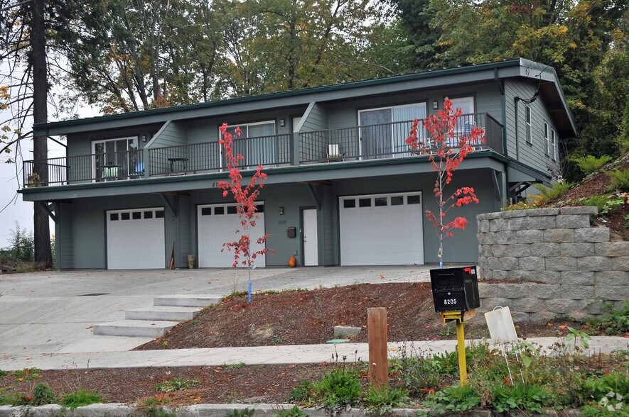 More Photos Of 8114 N Mississippi Ave, Portland Showroom For Lease