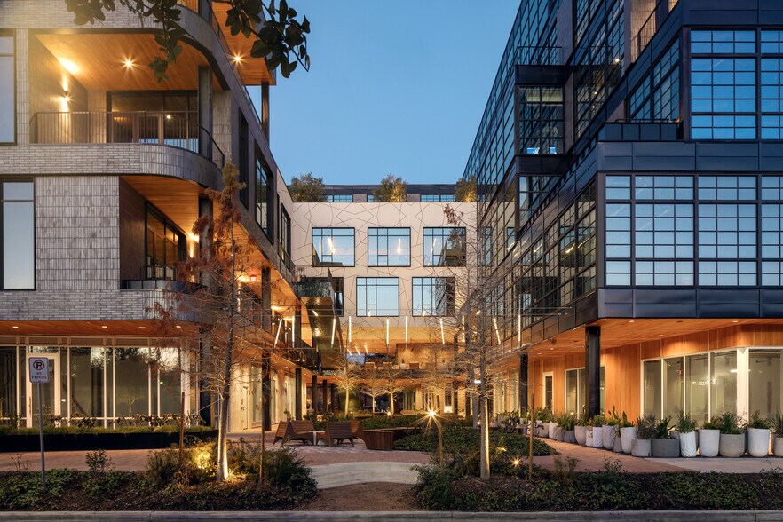 More Photos Of 888 Westheimer Rd, Houston Office For Lease