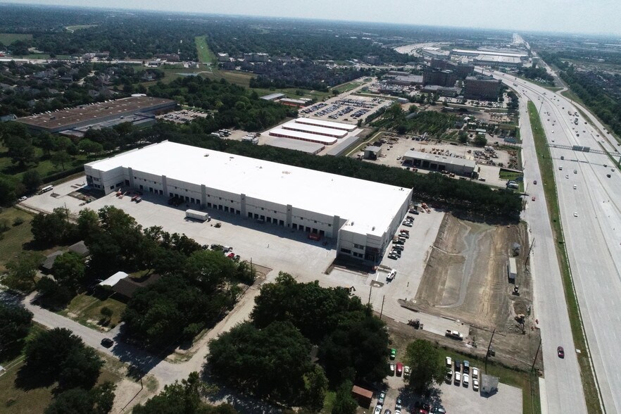 More Photos Of 21420 Northwest Fwy, Cypress Distribution For Lease