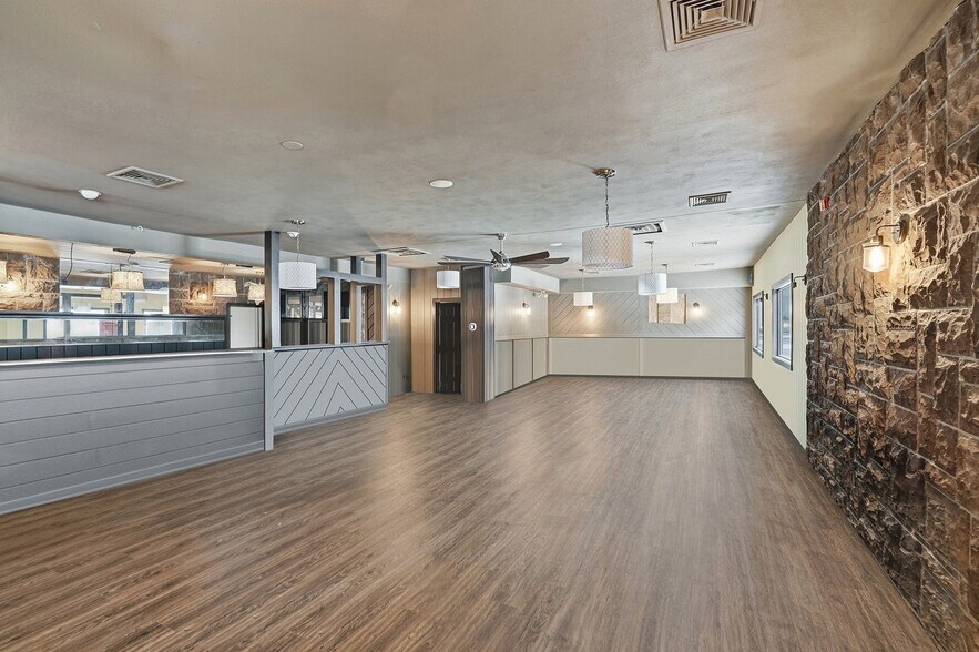 More Photos Of 332 Farnum Pike, Smithfield Restaurant For Sale