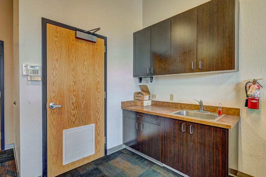 More Photos Of 634 Ryland St, Reno Office For Sale