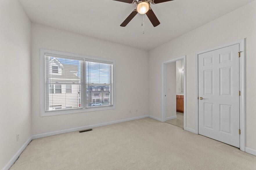More Photos Of 2007 Baltic Ave, Virginia Beach Apartments For Sale