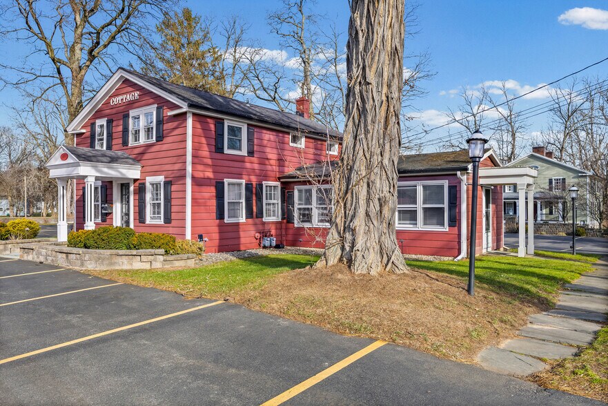 More Photos Of 1478 Marsh Rd, Pittsford Storefront Retail Office For Lease