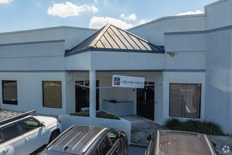 More Photos Of 8880 NW 20th St, Doral Research And Development For Lease