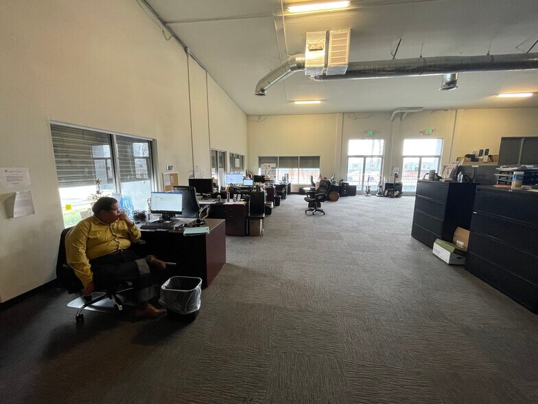 More Photos Of 961 W Compton Blvd, Compton Freestanding For Sale