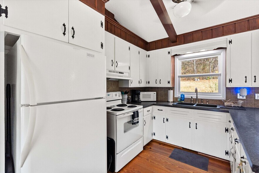 More Photos Of 364 Beast Trl, Mount Airy Winery Vineyard For Sale