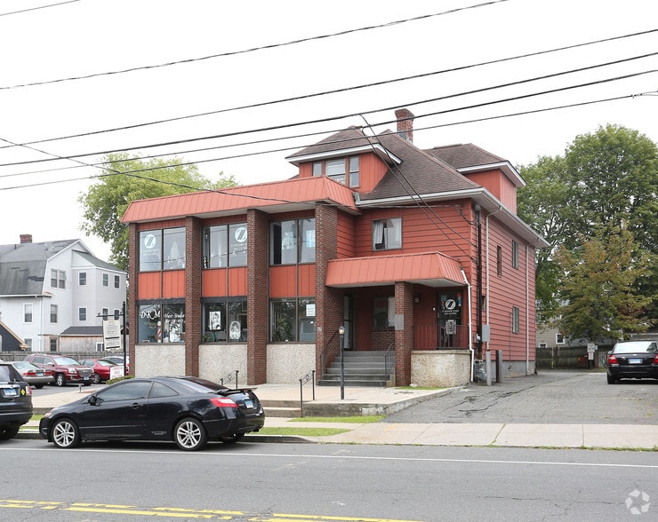 More Photos Of 361 Park Rd, West Hartford Office For Lease