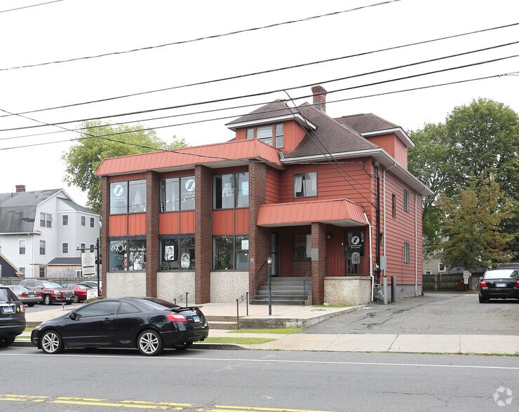 More Photos Of 361 Park Rd, West Hartford Office For Lease