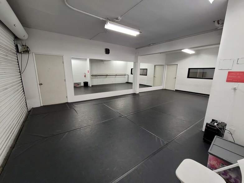 More Photos Of 1221 Cushman Ave, San Diego Service For Lease