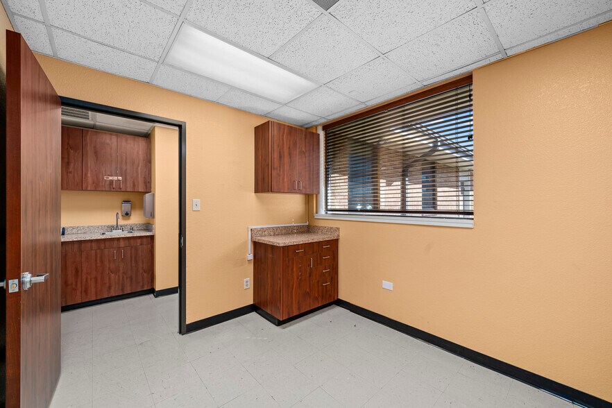 More Photos Of 1601 Liberty St, Richmond Medical For Lease